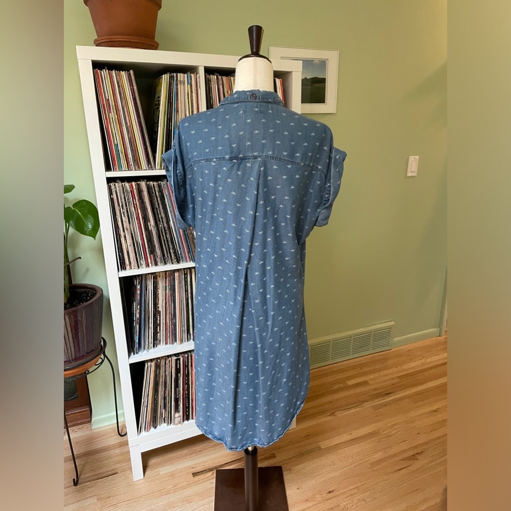 Kenneth Cole Reaction chambray shirtdress w/button-down, cuffed short sleeves - Picture 3 of 8